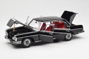 Mercedes 300 SEL 6.3 W109 Črn AUTOart 1:18 76140 Kovina – slika 2 od 8