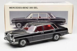 Mercedes 300 SEL 6.3 W109 Črn AUTOart 1:18 76140 Kovina – slika 8 od 8