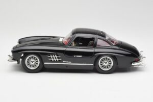 Mercedes 300 SL W198 Črn Bburago 1:18 35791 Kovina – slika 4 od 8