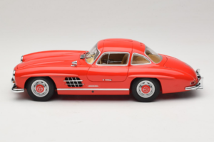 Mercedes 300 SL Gullwing Rdeč Minichamps 1:18 180039001 Kovina – slika 4 od 8