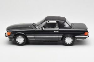 Mercedes 300 SL R107 Črn Pearl Dealer Edition Norev 1:18 B66040678 Kovina – slika 5 od 10