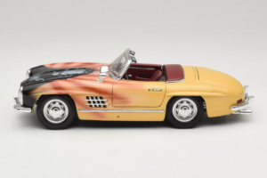 Mercedes 300 SL Roadster Rosemarie Muster Omejena Izdaja 18/27 Bburago 1:18 3023-M1 Kovina – slika 4 od 8