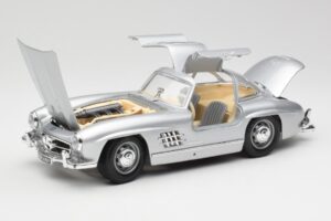 Mercedes 300 SL Srebrn Bburago 1:18 3013 Kovina – slika 2 od 8