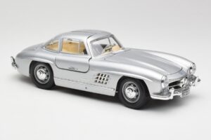 Mercedes 300 SL Srebrn Bburago 1:18 3013 Kovina – slika 6 od 8