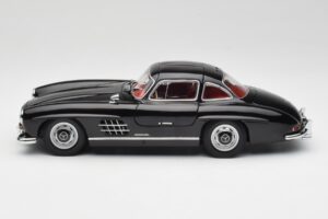 Mercedes 300 SL W198 Črn Minichamps 1:18 180039004 Kovina – slika 4 od 8