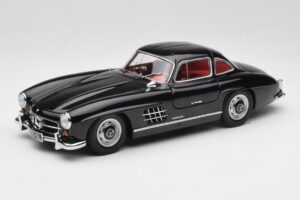 Mercedes 300 SL W198 Črn Minichamps 1:18 180039004 Kovina