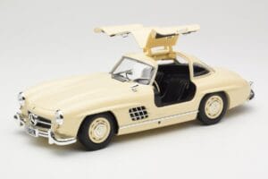 Mercedes 300 SL W198 Krem Minichamps 1:18 110037212 Kovina – slika 2 od 8