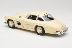 Mercedes 300 SL W198 Krem Minichamps 1:18 110037212 Kovina – slika 7 od 8