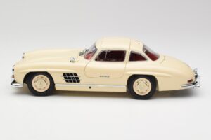 Mercedes 300 SL W198 Kremna Z Rdečo Notranjostjo Minichamps 1:18 180039002 Kovina – slika 4 od 8