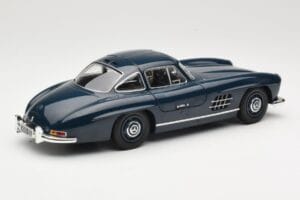 Mercedes 300 SL W198 Gullwing Temno Modra Minichamps 1:18 110037216 Kovina – slika 3 od 8