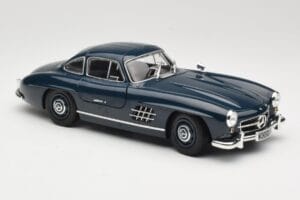 Mercedes 300 SL W198 Gullwing Temno Modra Minichamps 1:18 110037216 Kovina – slika 6 od 8