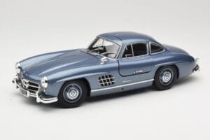 Mercedes 300 SL W198 Gullwing Light Blue Metallic Minichamps 1:18 110037220 Kovina