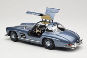 Mercedes 300 SL W198 Gullwing Light Blue Metallic Minichamps 1:18 110037220 Kovina – slika 5 od 8