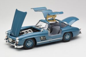 Mercedes 300 SL W198 Svetlo Moder Minichamps 1:18 180039007 Kovina – slika 2 od 8