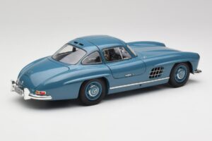 Mercedes 300 SL W198 Svetlo Moder Minichamps 1:18 180039007 Kovina – slika 3 od 8