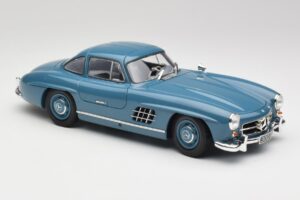 Mercedes 300 SL W198 Svetlo Moder Minichamps 1:18 180039007 Kovina – slika 6 od 8
