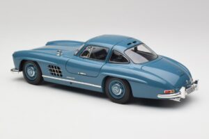 Mercedes 300 SL W198 Svetlo Moder Minichamps 1:18 180039007 Kovina – slika 7 od 8