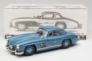 Mercedes 300 SL W198 Svetlo Moder Minichamps 1:18 180039007 Kovina – slika 8 od 8