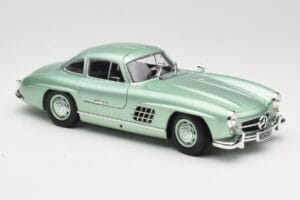 Mercedes 300 SL W198 Gullwing Light Green Metallic Minichamps 1:18 110037221 Kovina – slika 6 od 8