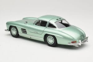 Mercedes 300 SL W198 Gullwing Light Green Metallic Minichamps 1:18 110037221 Kovina – slika 7 od 8