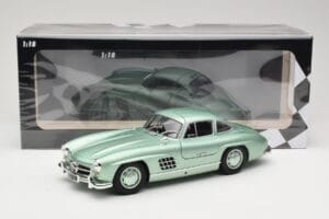 Mercedes 300 SL W198 Gullwing Light Green Metallic Minichamps 1:18 110037221 Kovina – slika 8 od 8