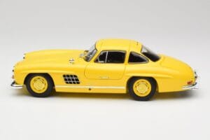 Mercedes 300 SL W198 Svetlo Rumen Minichamps 1:18 180039009 Kovina – slika 4 od 8