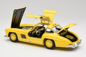 Mercedes 300 SL W198 Svetlo Rumen Minichamps 1:18 180039009 Kovina – slika 5 od 8