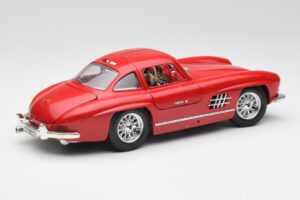 Mercedes 300 SL W198 Red Metallic Bburago 1:18 3013-M1 Kovina – slika 3 od 8
