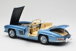 Mercedes 300 SL W198 Roadster Hardtop Light Blue Metallic Minichamps 1:18 180039042 Kovina – slika 6 od 9