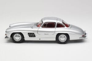 Mercedes 300 SL W198 Gullwing Srebrna Metalik Minichamps 1:18 B66040379 Kovina – slika 4 od 8
