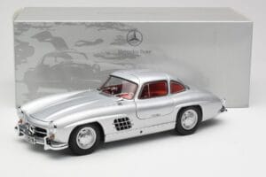 Mercedes 300 SL W198 Gullwing Srebrna Metalik Minichamps 1:18 B66040379 Kovina – slika 8 od 8