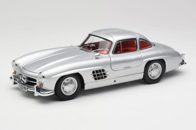 Mercedes 300 SL W198 Gullwing Srebrna Metalik Minichamps 1:18 B66040379 Kovina