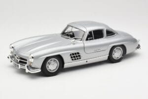 Mercedes 300 SL W198 Gullwing Srebrna Minichamps 1:18 110037210 Kovina