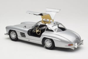 Mercedes 300 SL W198 Gullwing Srebrna Minichamps 1:18 110037210 Kovina – slika 5 od 8