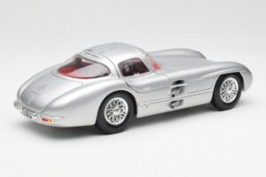 Mercedes 300 SLR Uhlenhaut Coupe Srebrn Maisto 1:18 536898 Kovina – slika 3 od 8