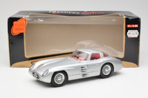 Mercedes 300 SLR Uhlenhaut Coupe Srebrn Maisto 1:18 536898 Kovina – slika 8 od 8