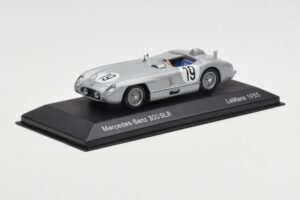Mercedes 300 SLR #19 J.M. Fangio / S. Moss 24 Hours of Le Mans 1955 Minichamps 1:43 B66040253 Kovina – slika 2 od 4