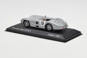 Mercedes 300 SLR #19 J.M. Fangio / S. Moss 24 Hours of Le Mans 1955 Minichamps 1:43 B66040253 Kovina – slika 3 od 4