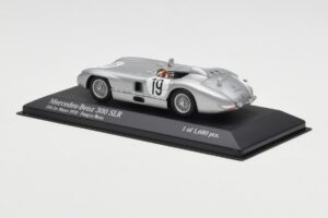 Mercedes 300 SLR #19 P. Levegh / J. Fitch 24 Hours of Le Mans 1955 Minichamps 1:43 432553000 Kovina – slika 3 od 4