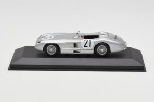 Mercedes 300 SLR #21 K. Kling / A. Simon 24 Hours of Le Mans 1955 Minichamps 1:43 432553021 Kovina