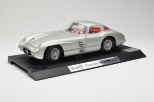 Mercedes 300 SLR Srebrna Revell 1:12 08851 Kovina