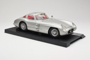Mercedes 300 SLR Srebrna Revell 1:12 08851 Kovina – slika 6 od 8