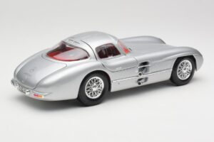 Mercedes 300 SLR Uhlenhaut Coupe Srebrn Maisto 1:18 36898 Kovina – slika 3 od 8