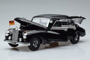 Mercedes 300 W186 Konrad Adenauer Norev 1:18 183707 Kovina – slika 2 od 9