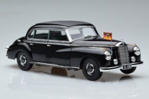 Mercedes 300 W186 Konrad Adenauer Norev 1:18 183707 Kovina – slika 6 od 9