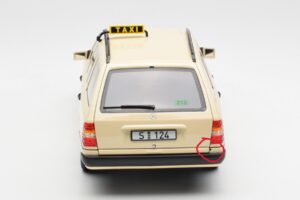 Mercedes 300D S124 T-Model Svetlo Slonokoščena Taxi Dealer Edition Norev 1:18 B66040702 Kovina – slika 8 od 8