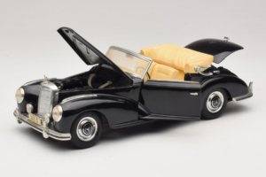 Mercedes 300S Črna Maisto 1:18 52116-P1 Kovina – slika 2 od 8