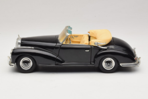 Mercedes 300S Črna Maisto 1:18 52116-P1 Kovina – slika 4 od 8