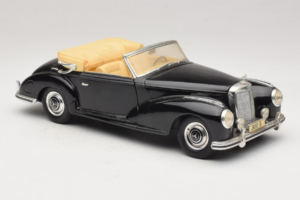 Mercedes 300S Črna Maisto 1:18 52116-P1 Kovina – slika 6 od 8