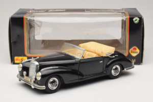 Mercedes 300S Črna Maisto 1:18 52116-P1 Kovina – slika 8 od 8